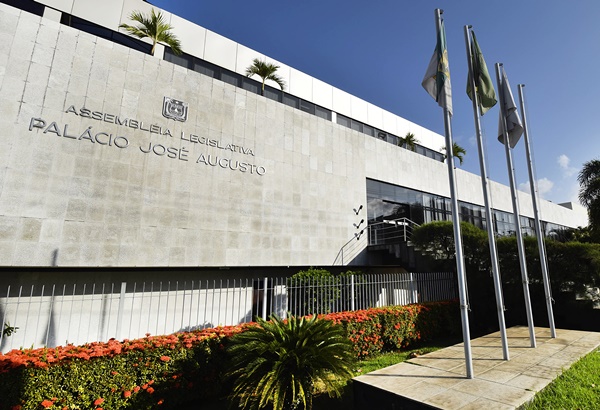Fátima envia à Assembleia projeção orçamentária para 2021