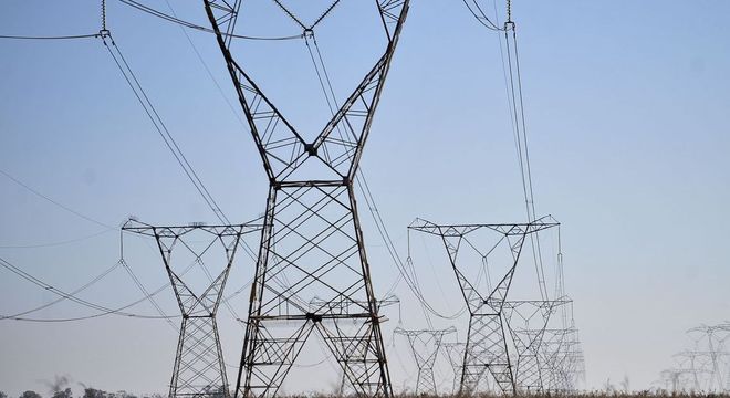 Brasil verifica retração 11% no consumo de energia elétrica durante isolamento