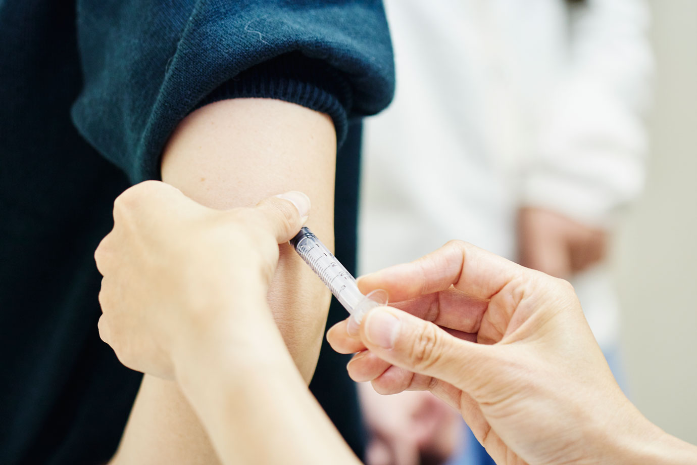 Covid-19: Empresa americana anuncia resultados 'positivos provisórios' de vacina