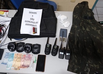 Polícia Civil prende suspeitos por tráfico de drogas em Natal