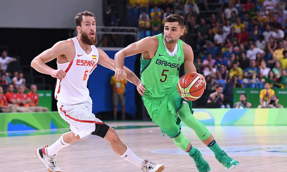 Armador brasileiro confessa estar inseguro com possível retorno da NBA
