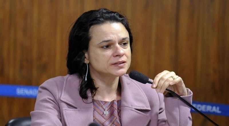 Vídeo de reunião ‘reelege’ Bolsonaro, diz Janaina Paschoal