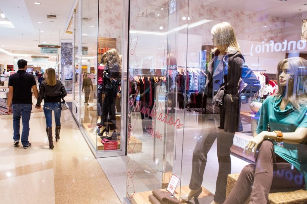 Shoppings estimam 120 mil demitidos e 15 mil lojas falidas no País
