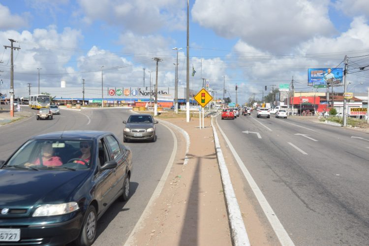 Trecho da BR-101 Norte é interditado para obras no Gancho de Igapó