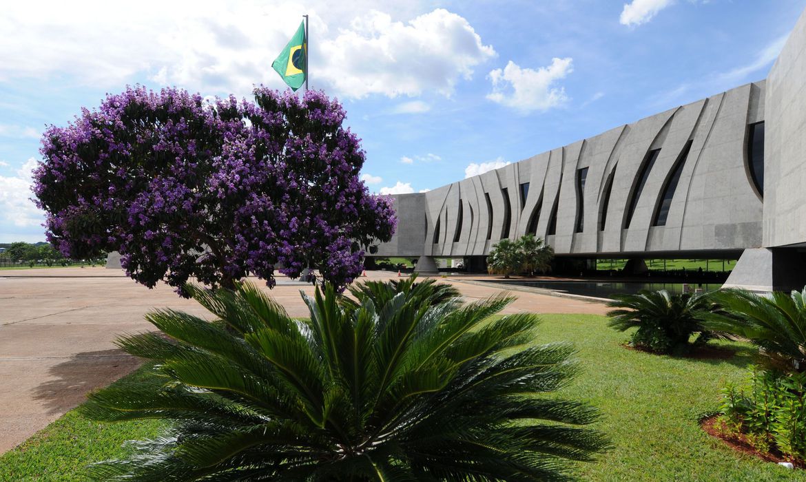 STJ manda apurar de suposto vazamento de operação da PF a deputada bolsonarista