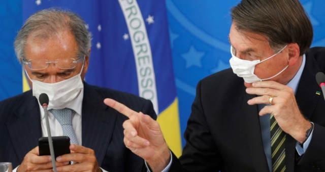 Bolsonaro garante R$ 125 bi a estados e municípios e veta aumento de servidores