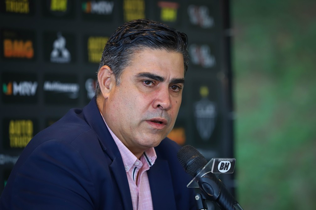 "Passos largos para quebrar", diz presidente de time sobre futebol brasileiro