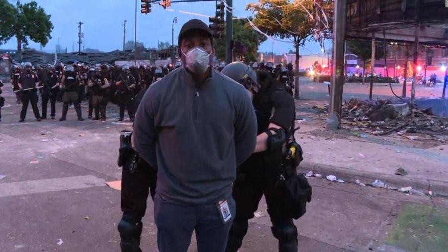 Repórter da CNN é detido ao vivo em cobertura de protesto