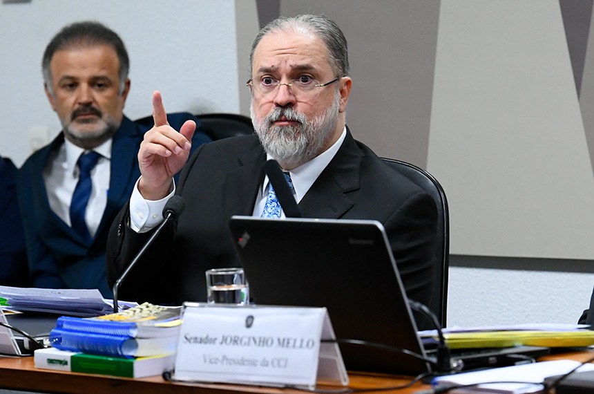 Aras diz sentir desconforto com suposta indicação ao STF por Bolsonaro