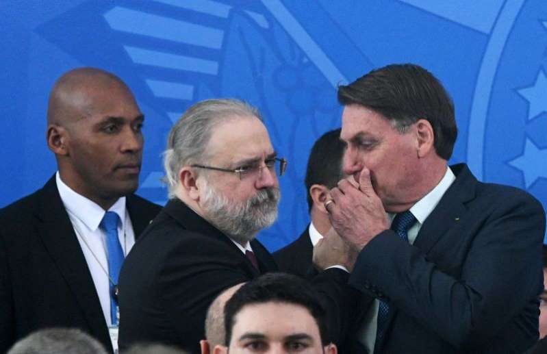 Bolsonaro diz que não cogita indicar Augusto Aras ao STF