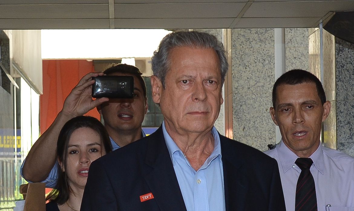 Condenado por corrupção, Dirceu sugere a PF fazer buscas no Palácio da Alvorada
