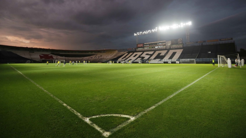 Vasco anuncia que 16 atletas testaram positivo para a Covid-19 e serão isolados