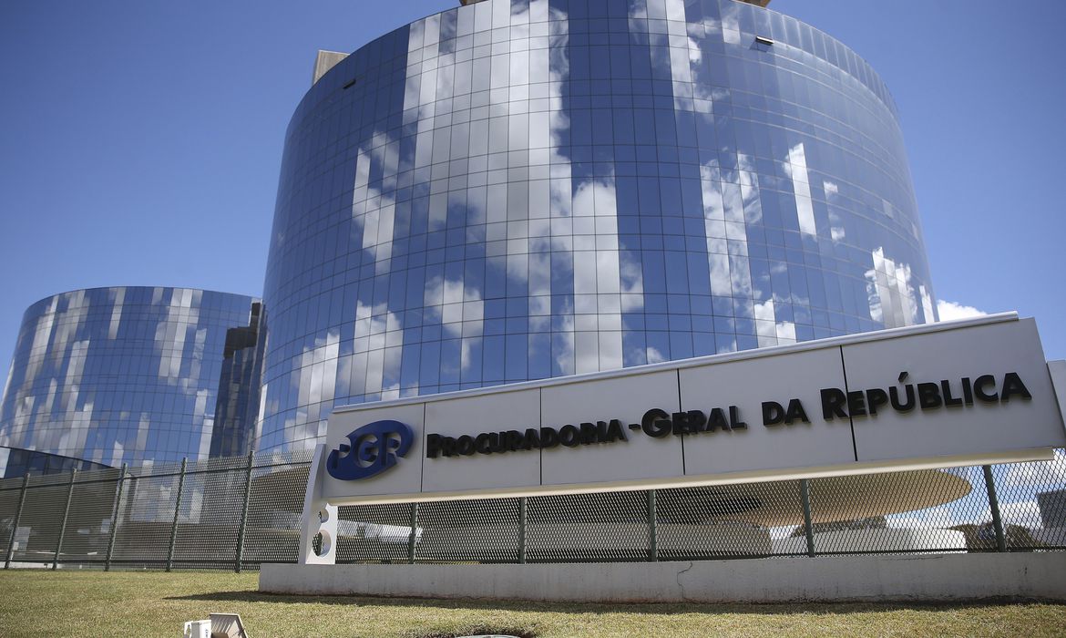 PGR envia ao STF parecer a favor de prorrogação de inquérito contra Bolsonaro