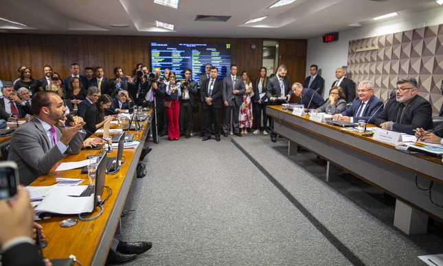 CPMI acha 2 milhões de anúncios da Secom em canais 'inadequados'