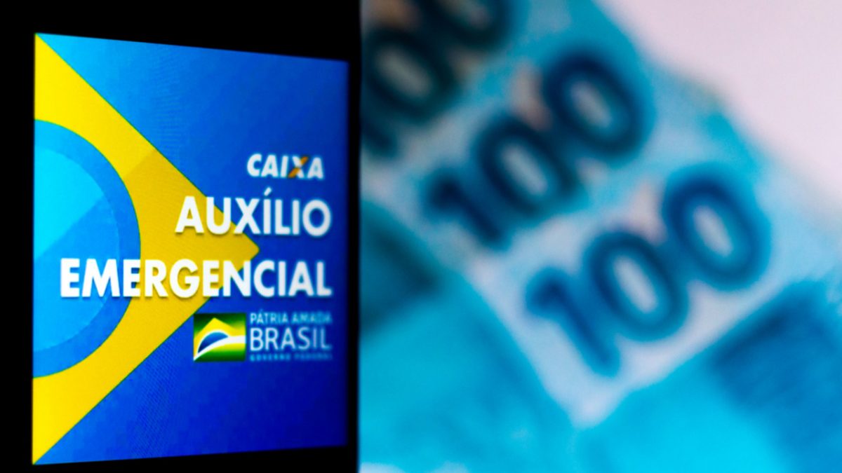 Bolsonaro confirma mais duas parcelas do auxílio emergencial