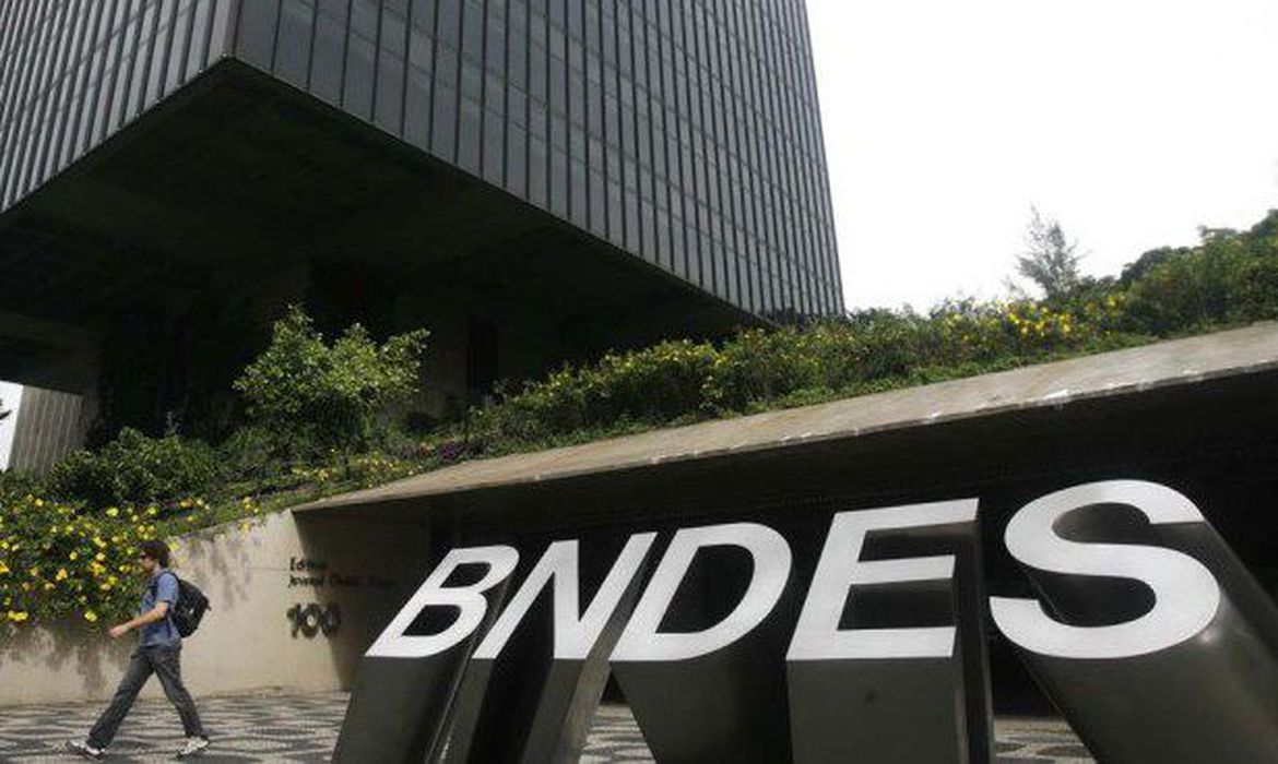 BNDES amplia suspensão de dívidas para Estados e municípios