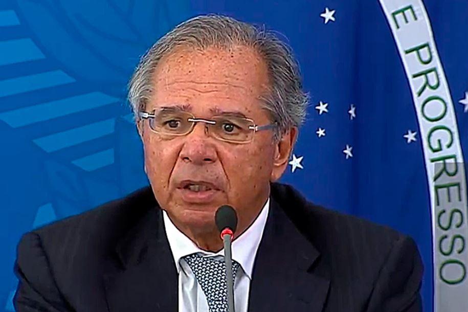 Bolsa Família se chamará Renda Brasil e será pago a informais, diz Paulo Guedes