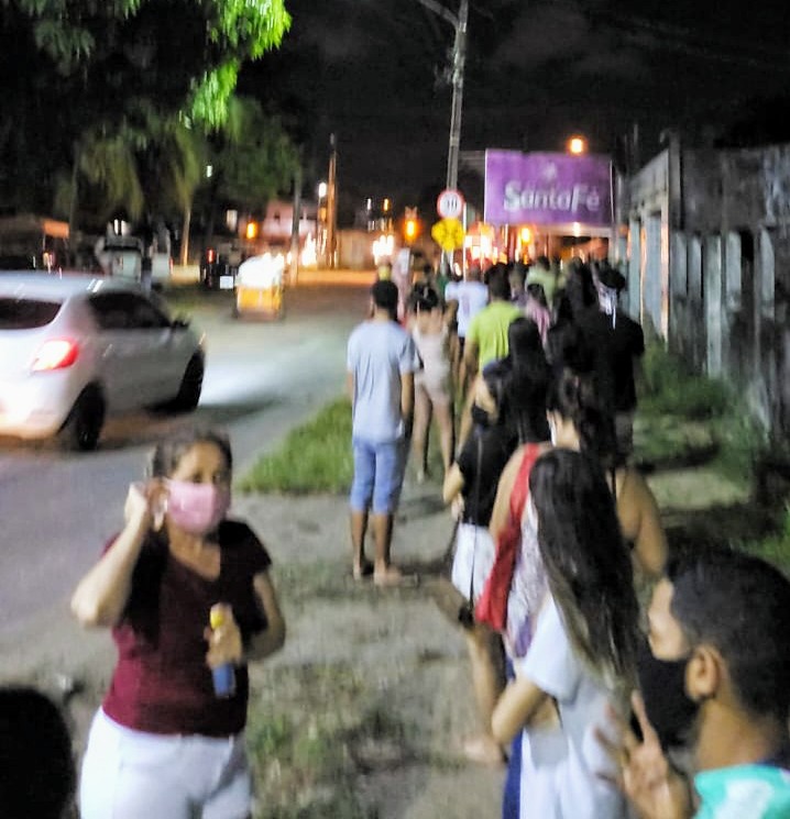 VÍDEO: Fila quilométrica por ivermectina zera estoque em 2h em farmácia de Natal