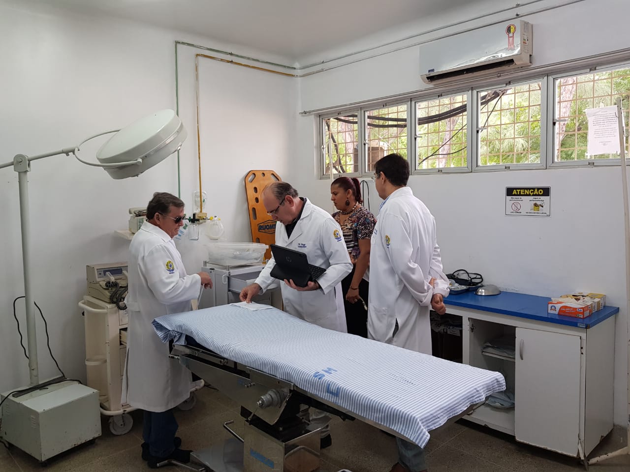 Contra Covid, Brasil tem 422 mil médicos com menos de 60 anos em atividade