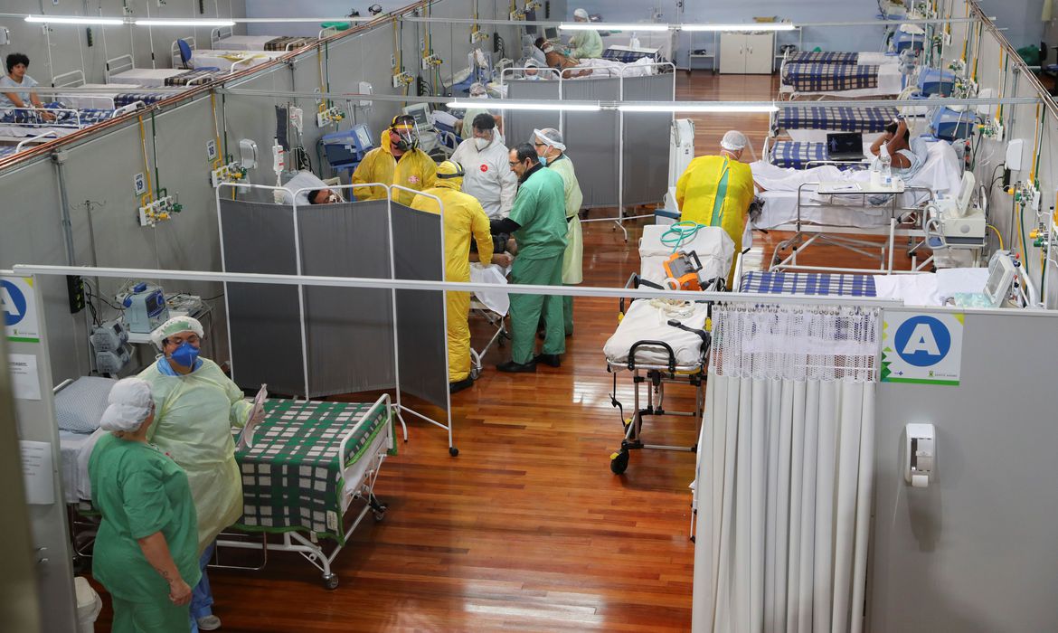 Covid-19: Brasil tem 40,9 mil mortes e 802 mil infectados