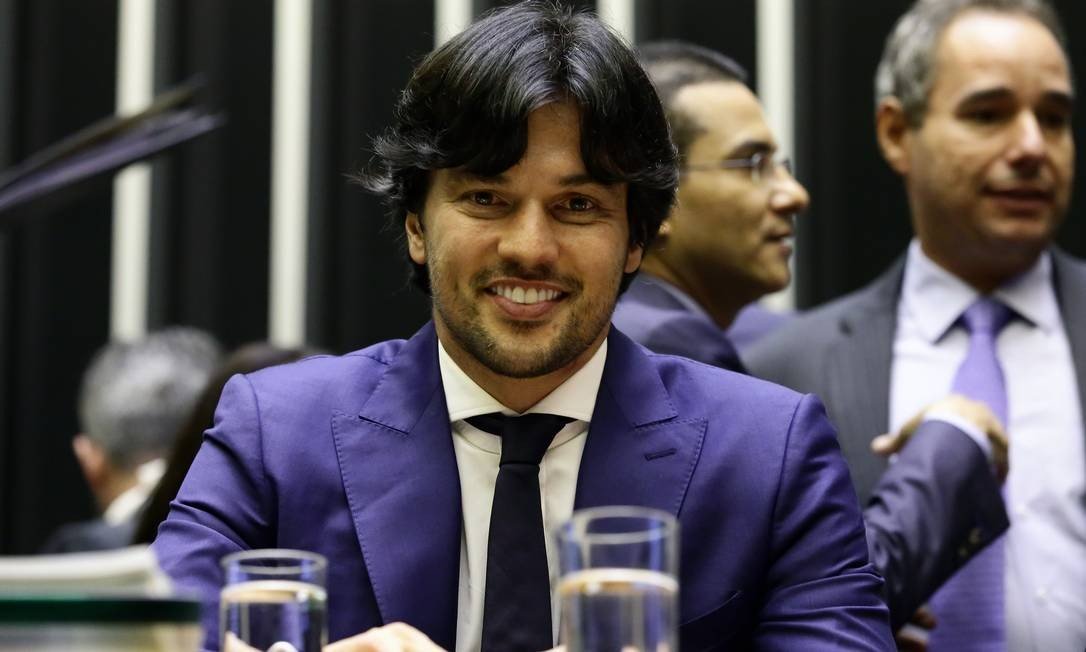 Fábio Faria comandará orçamento de R$ 2,3 bi, estatais e publicidade