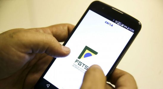 Governo libera R$ 1.045 do FGTS para trabalhadores; veja como consultar saldo