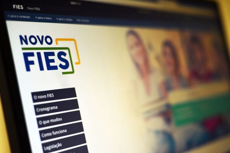 Suspensão de pagamento do Fies até o fim do ano é aprovado na Câmara