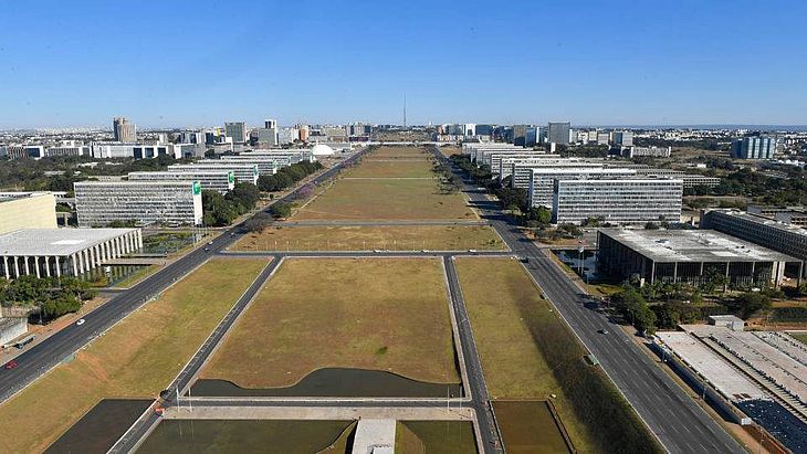 Capital paulista registra manifestações contra e a favor de Bolsonaro
