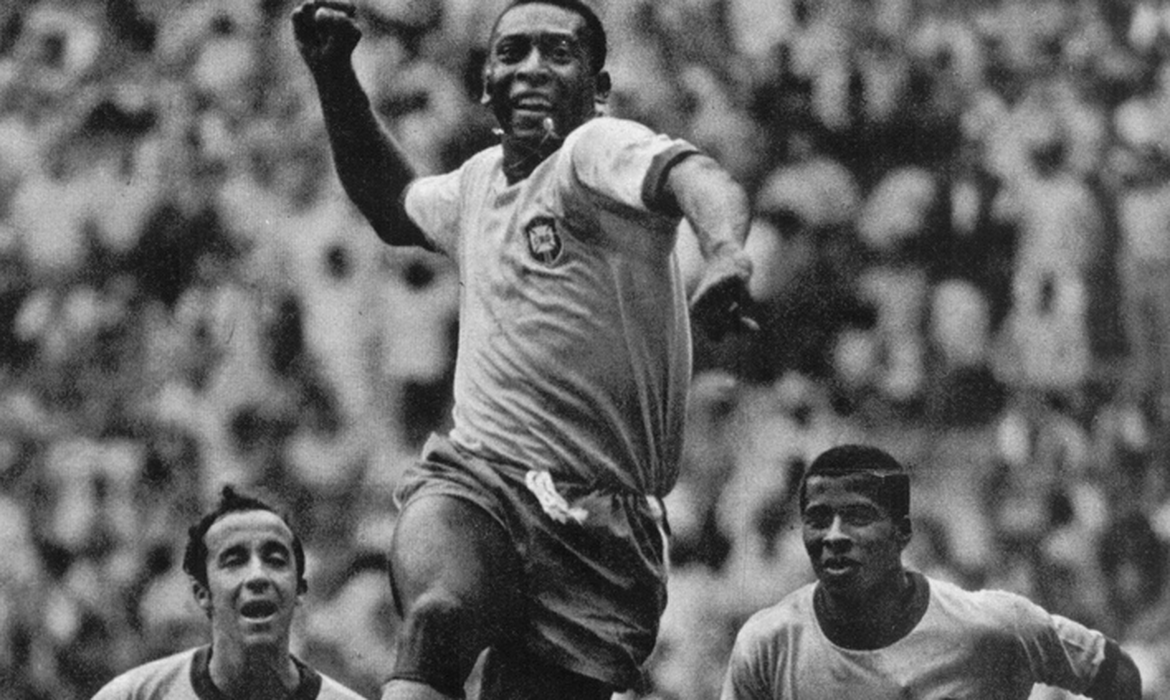 Há 50 anos, o Brasil encantava o mundo ao faturar o tricampeonato