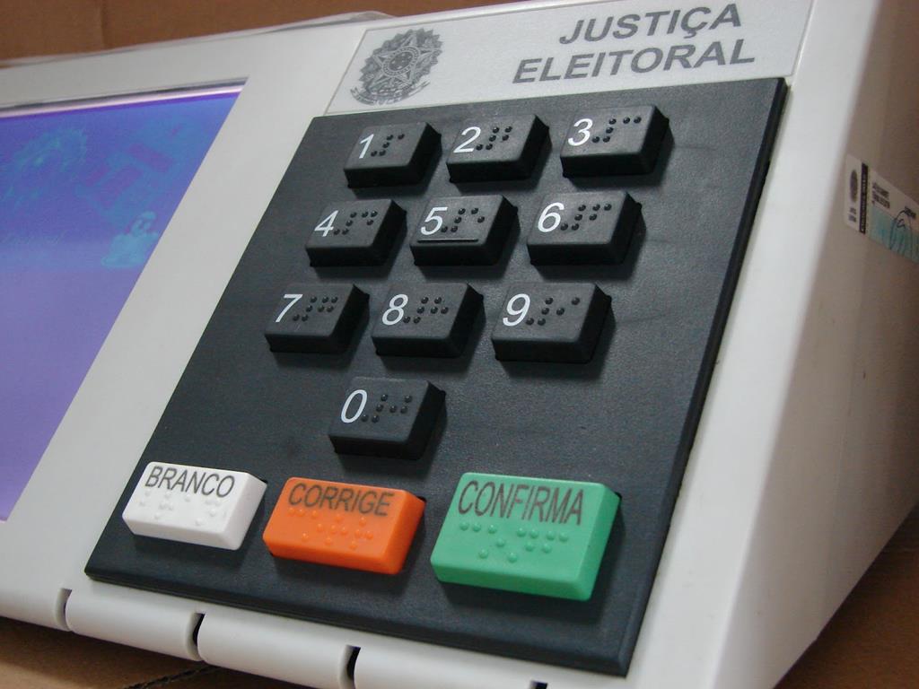Senado aprova adiamento das eleições para 15 de novembro