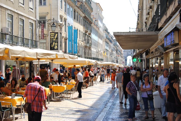 Donos de comércio em Lisboa se queixam da volta de restrições