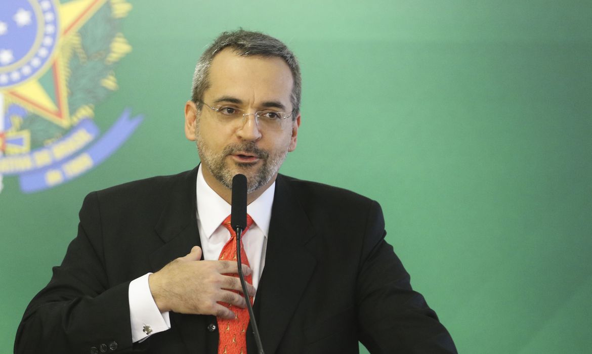 Funcionários do Banco Mundial criticam indicação de Weintraub