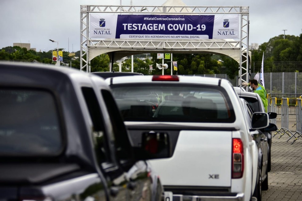 Justiça nega pedido do MP de suspensão de testes rápidos via drive-thru em Natal