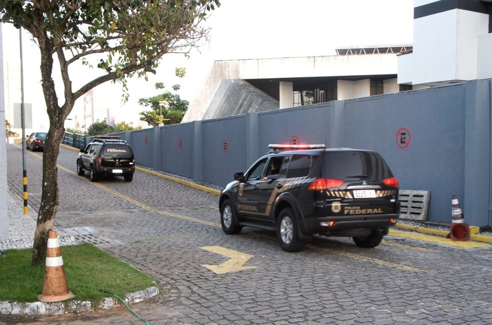 Operação da PF cumpre mandados no RN em esquema que pode ter movimentado R$ 9 bi