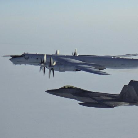 Força aérea dos EUA intercepta quatro aeronaves russas perto do Alasca
