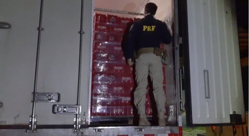 PRF apreende mais de 6 mil caixas de cerveja sem documentação fiscal no RN