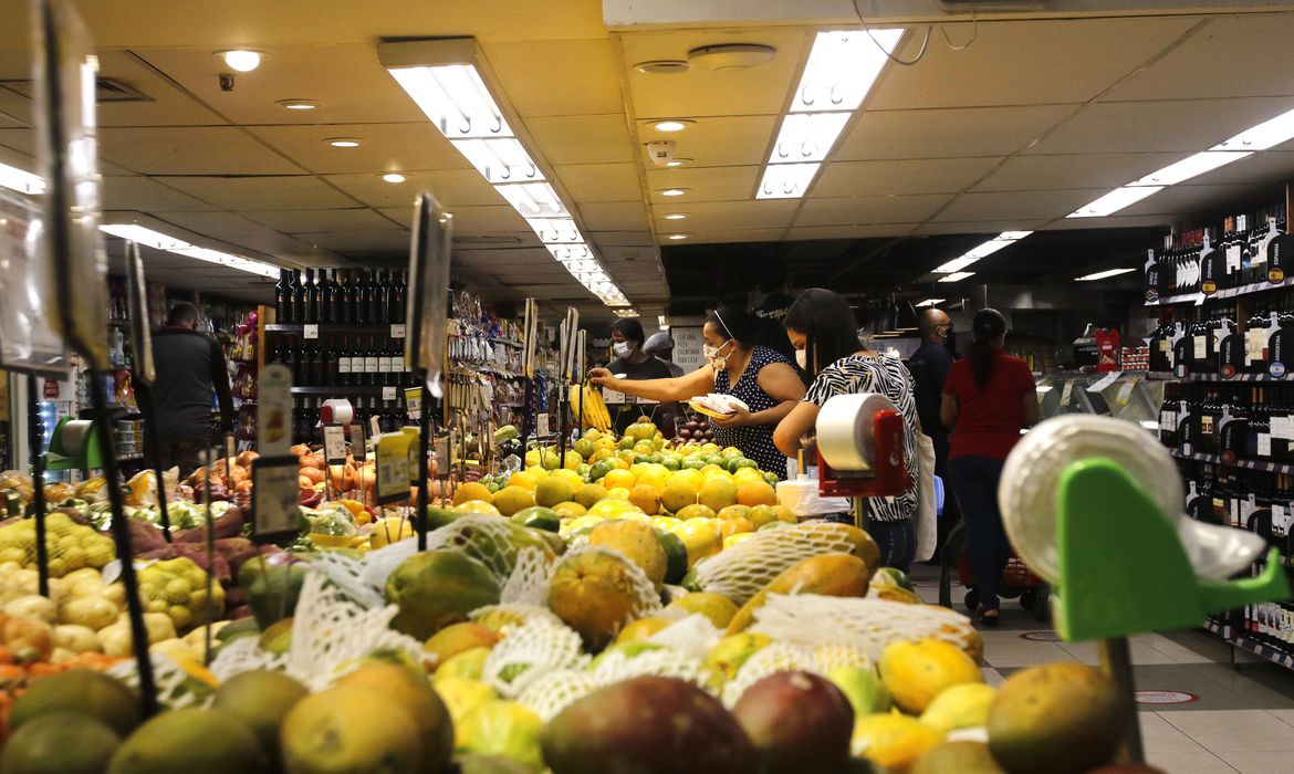 Cesta básica fica 3% mais cara em Natal