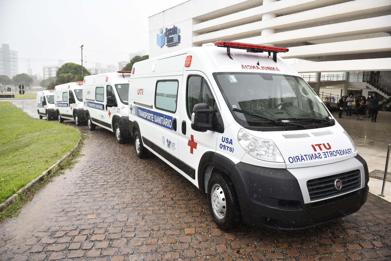 Governo do RN contrata serviços de até seis ambulâncias por 1,4 milhão/mês