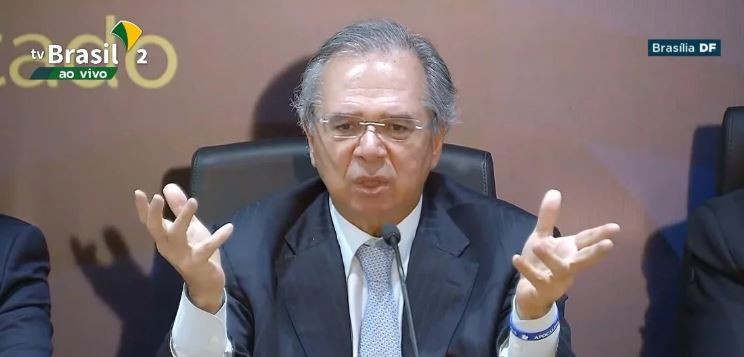 Guedes: 'Eu salvo a República de duas a três vezes por semana'
