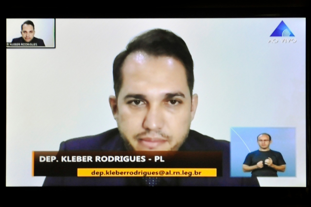 Deputado requer divulgação de canais de denúncia de violência nas teleaulas