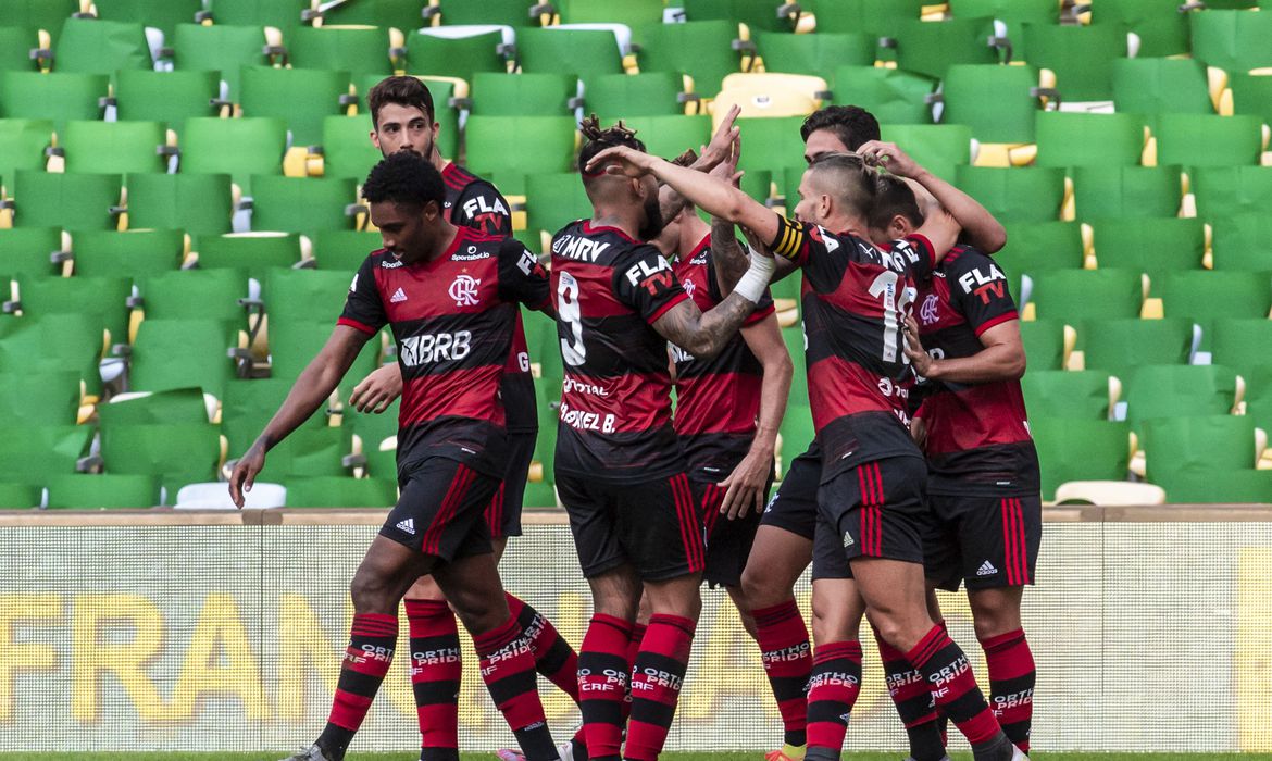 Carioca: Flamengo vence Fluminense no primeiro jogo da final