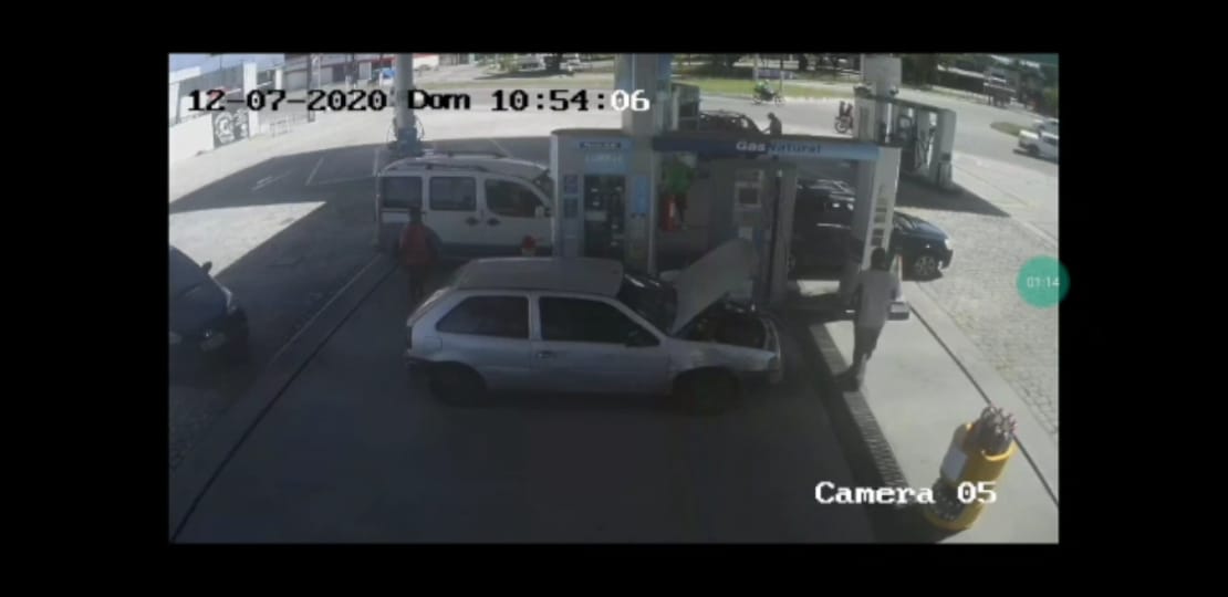 VÍDEO: Assista a momento em que carro explode durante abastecimento em Natal