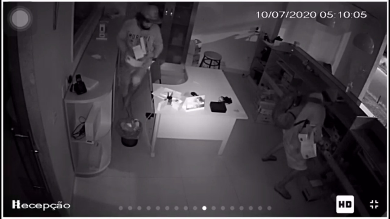VÍDEO: Polícia divulga imagens de suspeitos por furto em loja de Natal