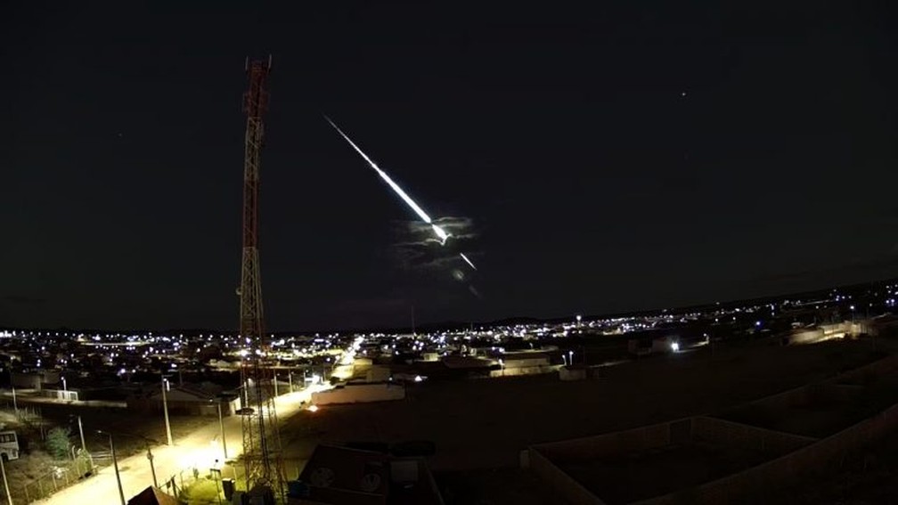 Meteoro brilhante é visto no Sertão nordestino e especialistas explicam fenômeno