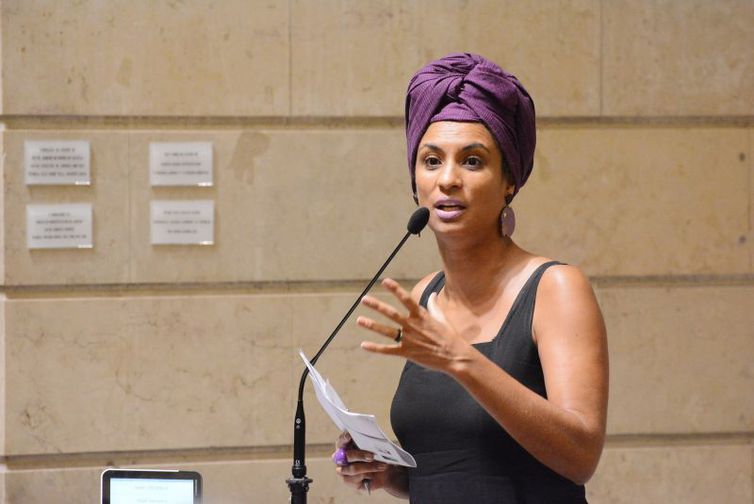VEJA: Investigação já sabe se família Bolsonaro participou da morte de Marielle