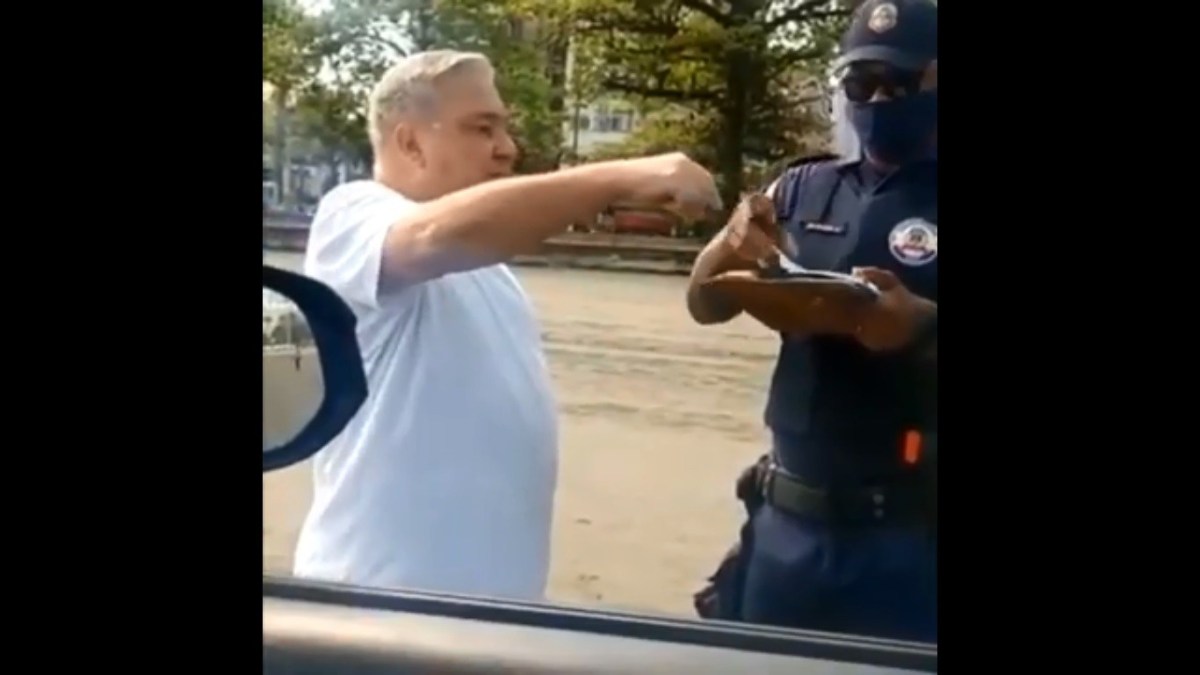 VÍDEO: Desembargador humilha guarda após multa por não usar máscara