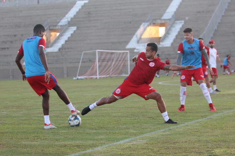 Copa do NE: Técnico do América convoca 19 atletas para jogo contra o Fortaleza
