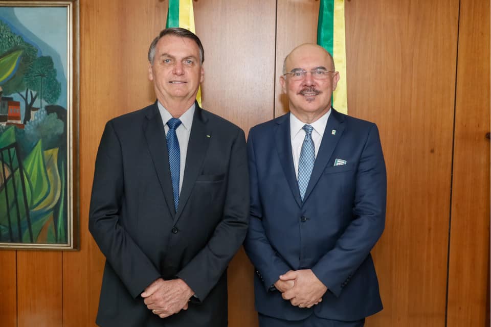 Mais um ministro de Bolsonaro anuncia ter contraído Covid-19