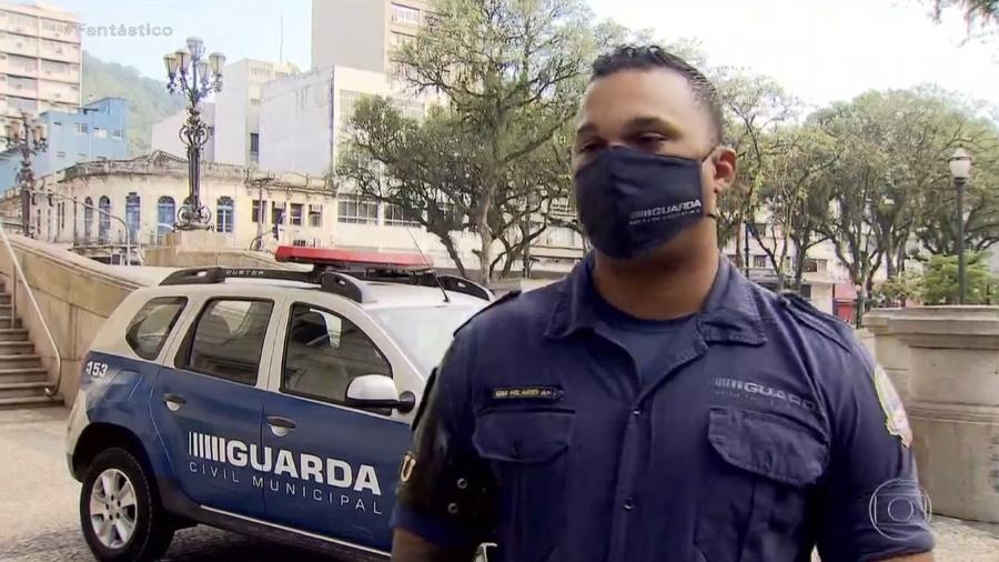 Fã da Xuxa, guarda humilhado por desembargador ganha beijo: 'Eterno baixinho'