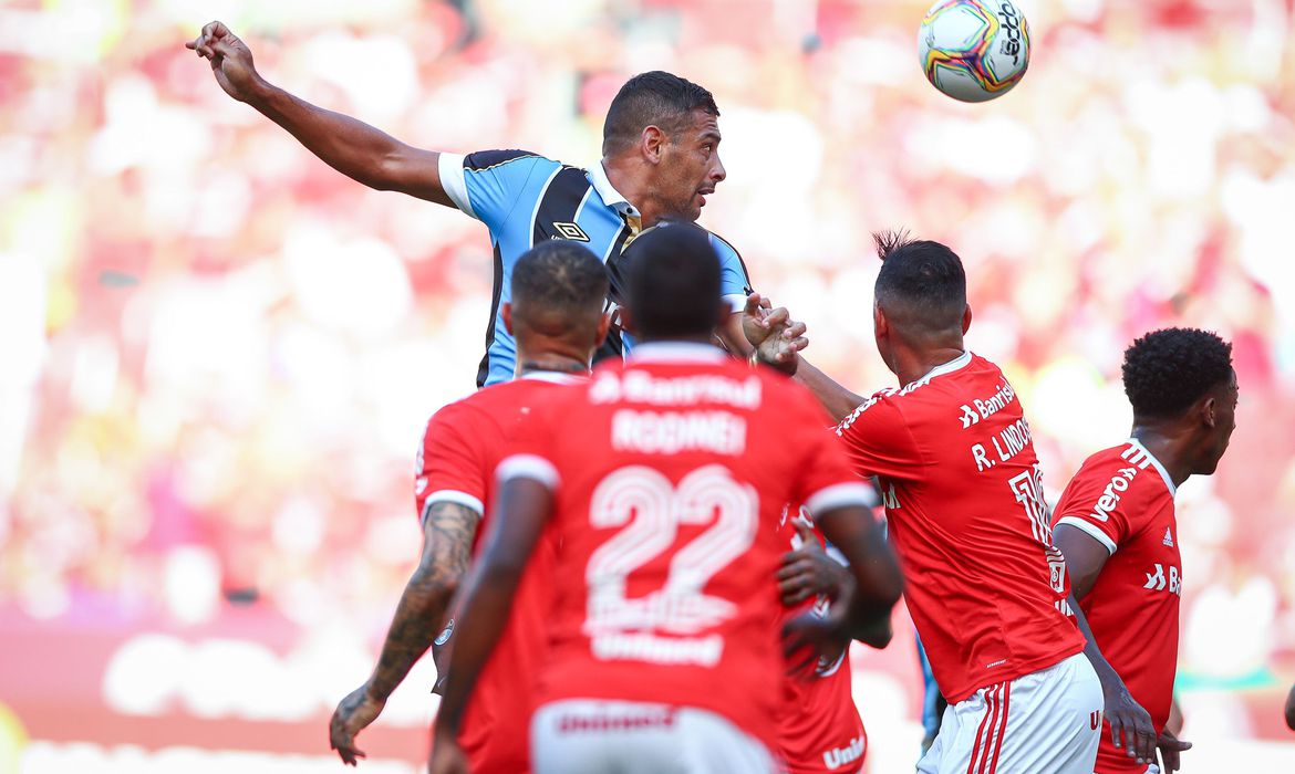 Time confirma jogador com Covid-19 na véspera de clássico estadual